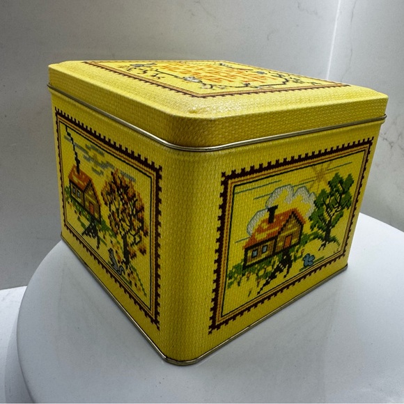 Home Sweet Home Square Tin, Vintage Cross-Stitch Style Home Sweet Home Container - Picture 3 of 9